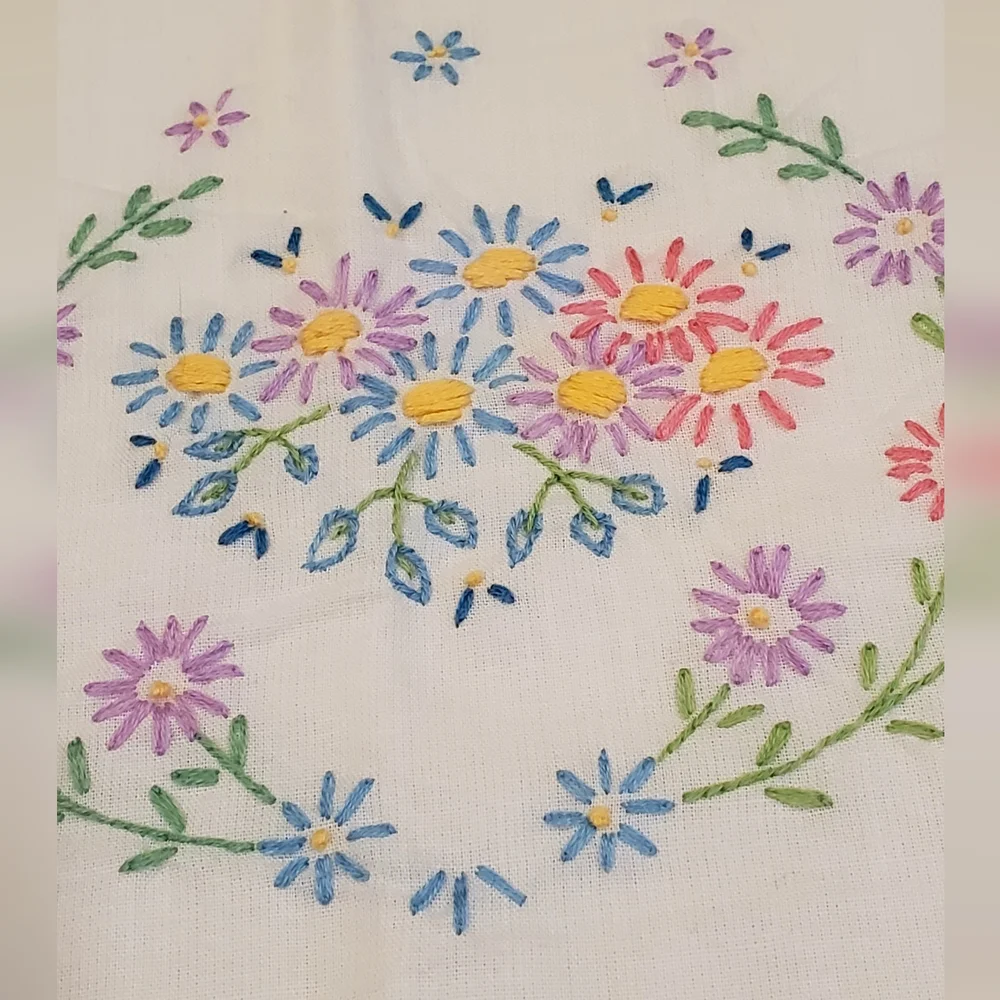 Vintage Hand Embroidered Spring Floral on White Pillowcase Set of 2, Queen, EUC